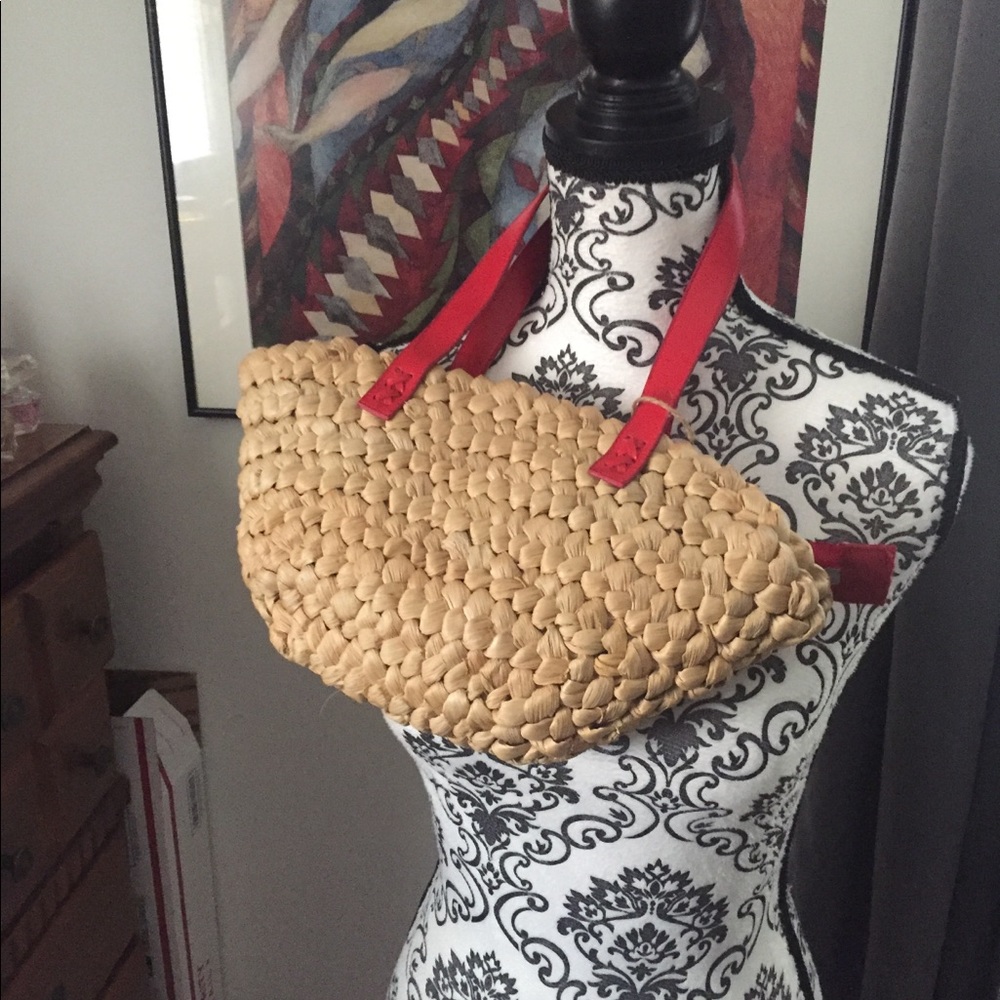 Small wicker handbag